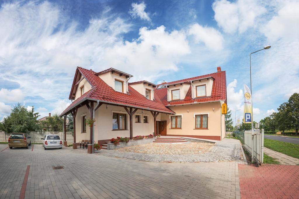 Hotel Vera Sulechów Exterior foto
